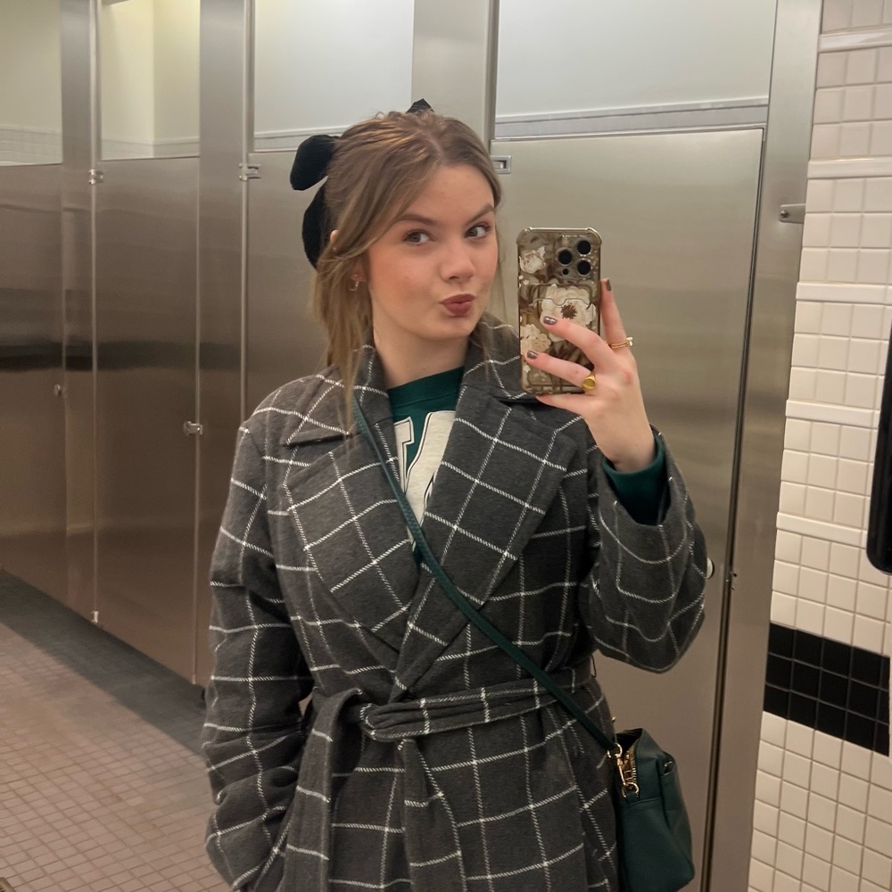 Meet your Posher, Abigail